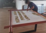 Transformasi Kreatif: Warga Binaan Lapas Sampit, Membuat Kerajinan Tangan Berbahan Kayu