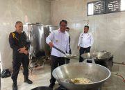 Pastikan Pemberian Makanan Sesuai Standar Gizi, Kalapas Sampit Meninjau Dapur Sehat Lapas