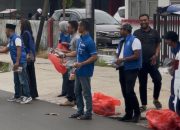 Momentum Bulan Ramadan, Tomy Irawan Diran Bagikan Takjil untuk Warga Palangka Raya